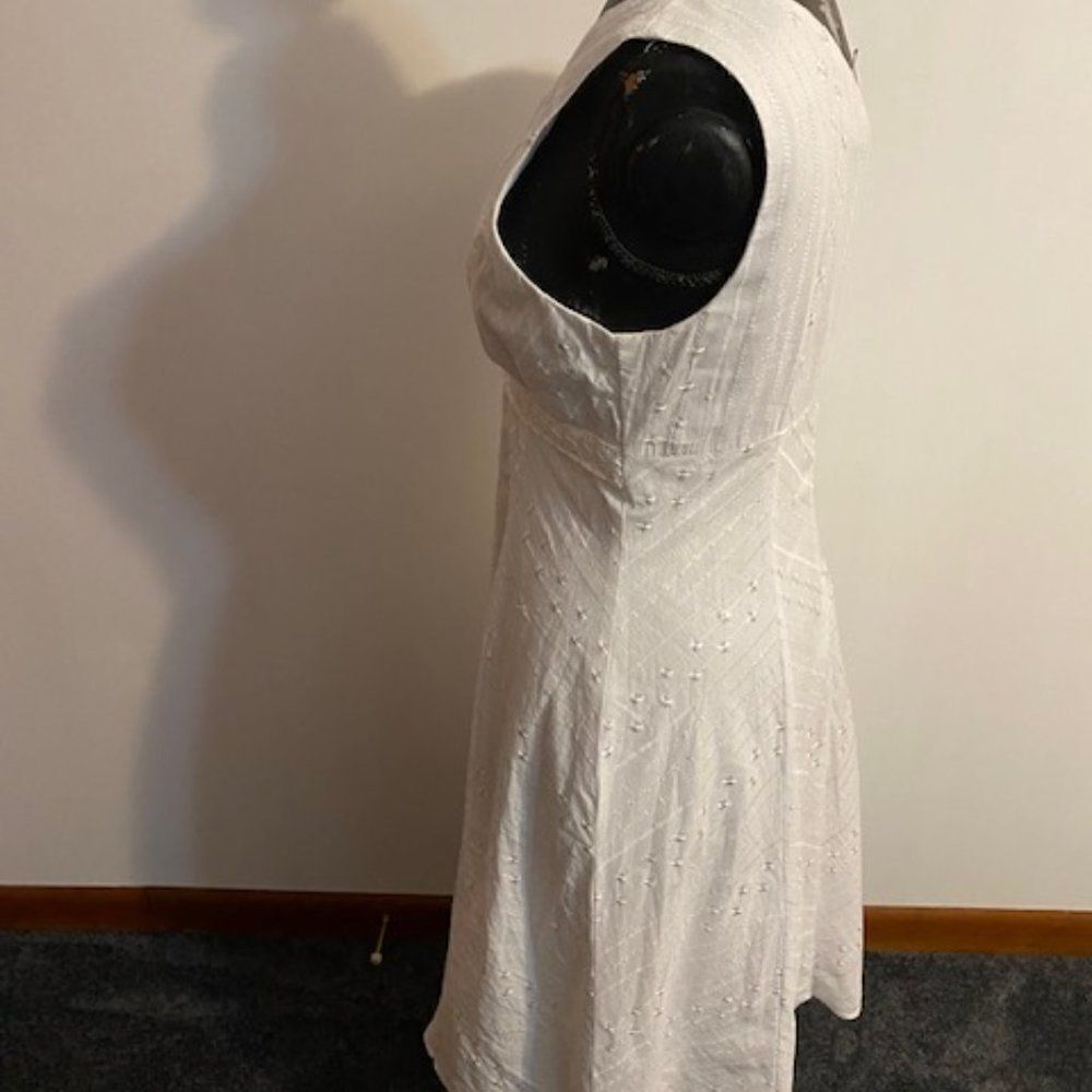 Rabbit Rabbit Rabbit Design White Eyelet dress, size 10 - Picture 2 of 5